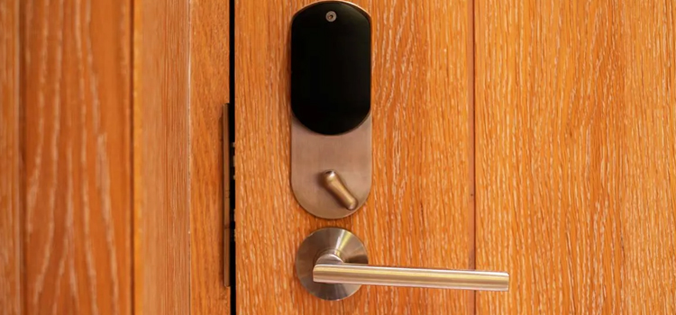 Automatic Locking Door Knob Rio Vista